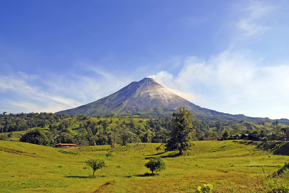 阿雷纳火山（980）